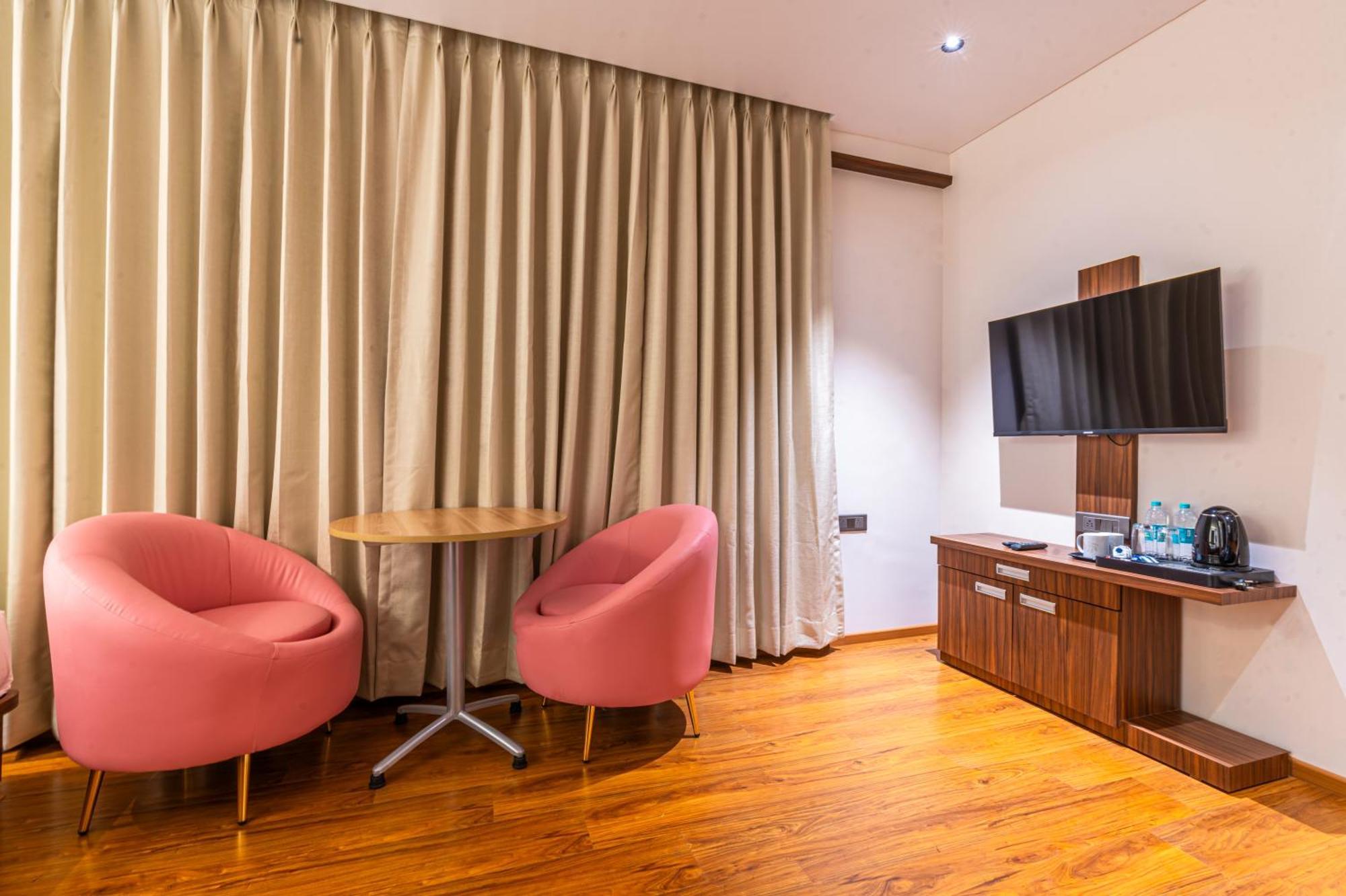Treebo Premium Heritage Grand -Majiwada Thane Exterior foto