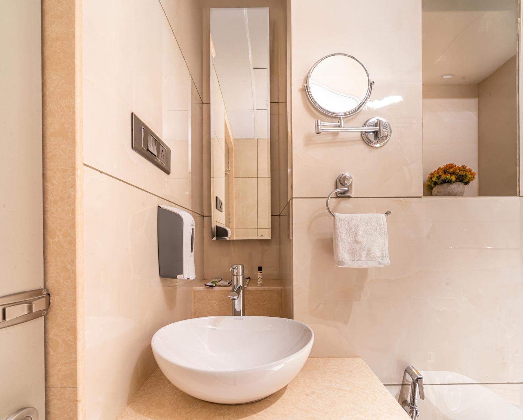 Treebo Premium Heritage Grand -Majiwada Thane Exterior foto